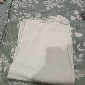 Woman’s White Wide Leg Pants